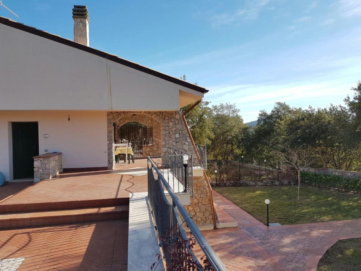 Villa Suber Сперлонга Екстериор снимка